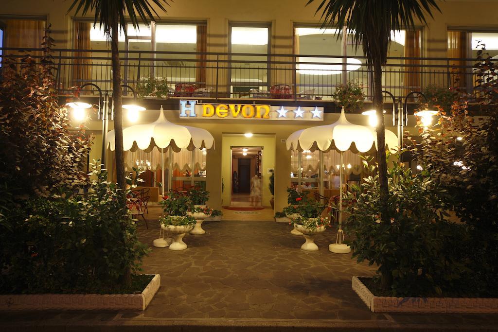 Hotel Devon Rooms & Breakfast Чезенатико Екстериор снимка